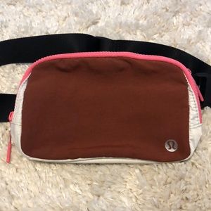 Lululemon Everywhere Belt Bag